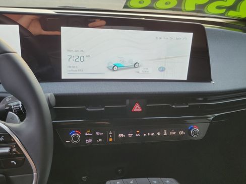 Used 2024 Kia EV6 Wind image 11