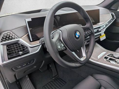 New 2026 BMW X5 xDrive40i w/ Premium Package AWD/4WD image 3