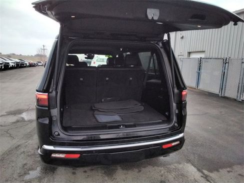 Used 2024 Jeep Wagoneer L Series II image 12