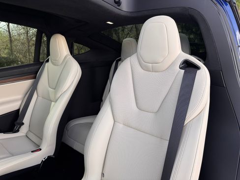 Used 2023 Tesla Model X image 46