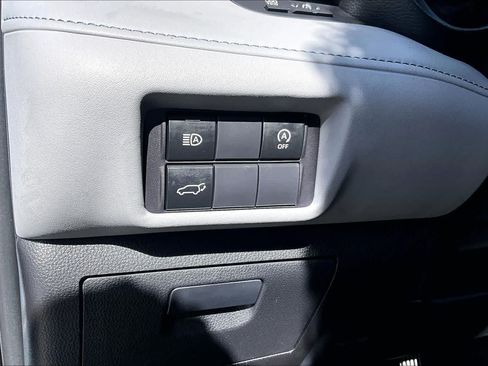Used 2023 Toyota Highlander XLE AWD/4WD image 33