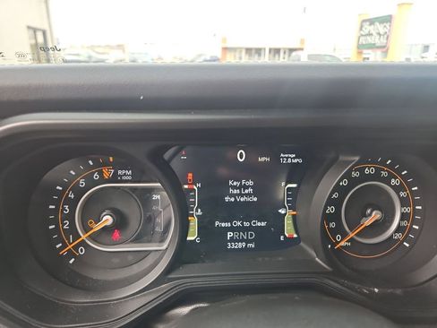 Used 2024 Jeep Gladiator Rubicon w/ Technology Group image 15