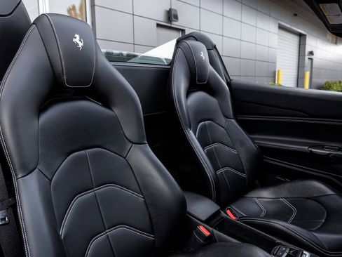 Used 2019 Ferrari 488 Spider RWD image 12