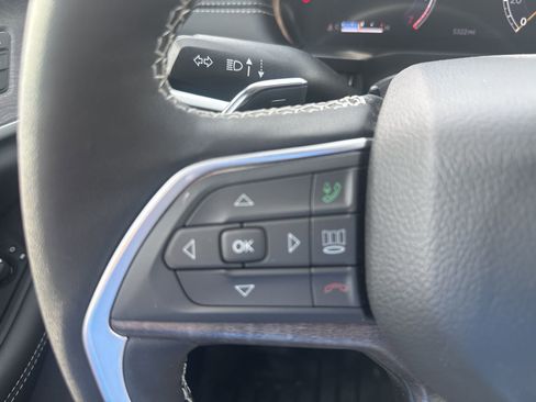 Used 2025 Jeep Grand Cherokee Limited w/ Luxury Tech Group II AWD/4WD image 13