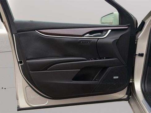 Used 2015 Cadillac XTS Luxury image 15