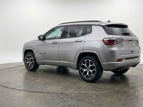 Used 2025 Jeep Compass Limited AWD/4WD image 6