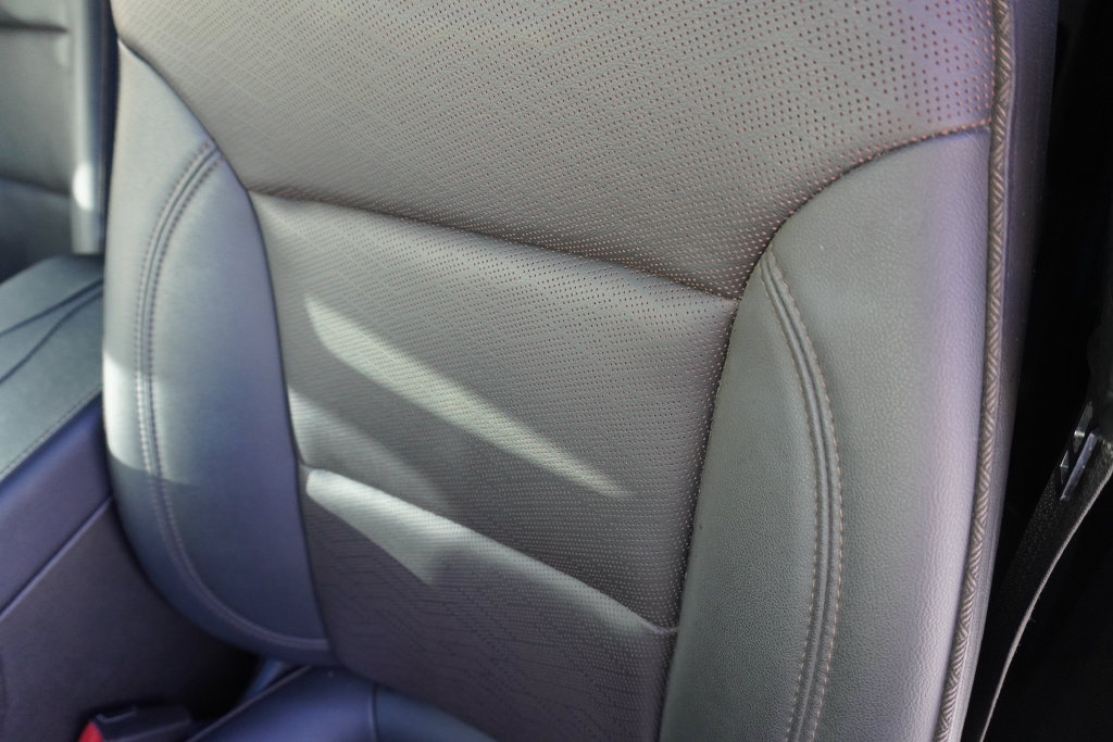 Used 2023 Chevrolet Traverse High Country w/ LPO, Floor Liner Package AWD/4WD image 23