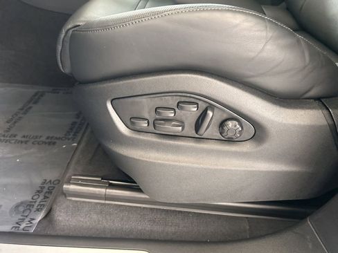 Used 2025 Porsche Cayenne S image 45