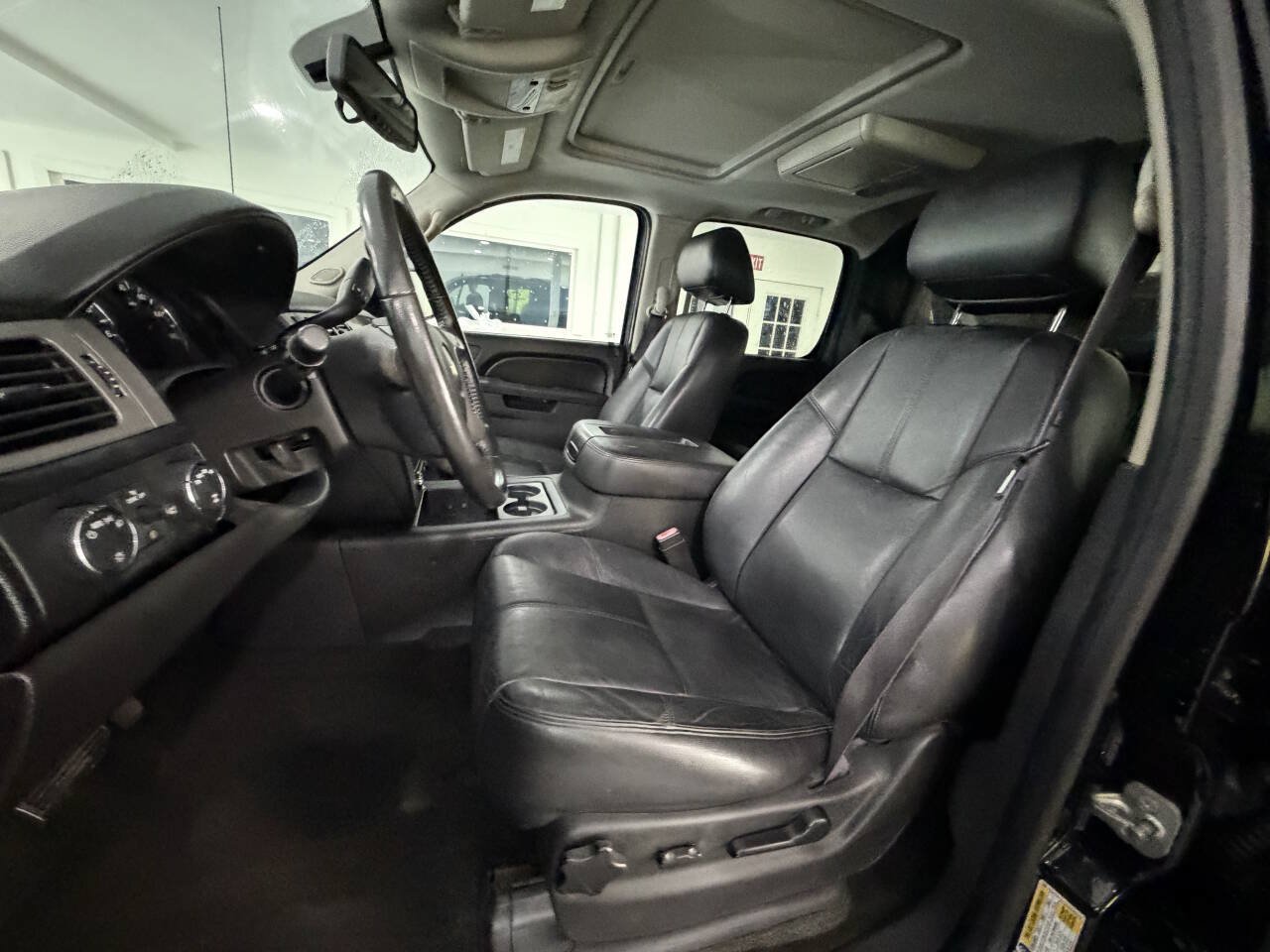 Used 2013 Chevrolet Avalanche LT w/ Suspension Package, Off-Road AWD/4WD image 28