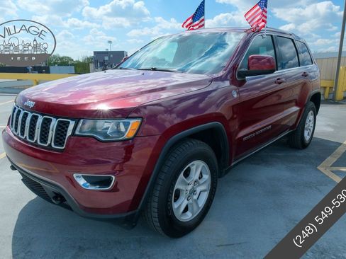 Used 2017 Jeep Grand Cherokee Laredo w/ Quick Order Package 23E AWD/4WD image 8