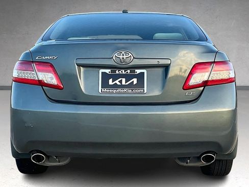Used 2010 Toyota Camry LE image 5