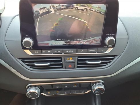 Used 2025 Nissan Altima 2.5 S image 12