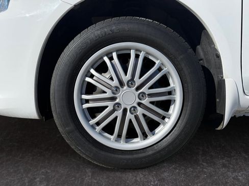 Used 2018 Nissan Versa SV image 10