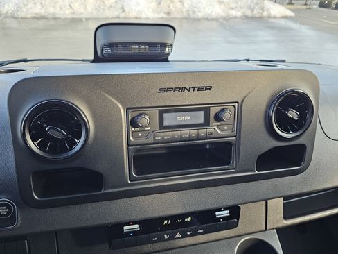 New 2025 Mercedes-Benz Sprinter 2500 image 32