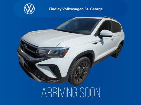 Used 2023 Volkswagen Taos SE FWD image 1