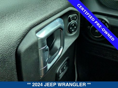 Used 2024 Jeep Wrangler Unlimited Rubicon AWD/4WD image 24