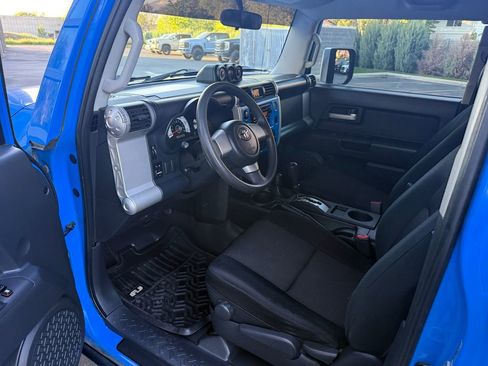 Used 2008 Toyota FJ Cruiser 4WD image 28