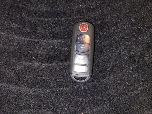 Used 2020 FIAT 124 Spider Classica w/ Technology Group image 32