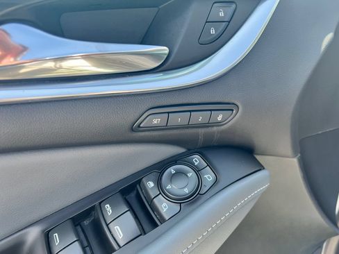 Used 2020 Buick Enclave Premium w/ Sun and Sites Package AWD/4WD image 16