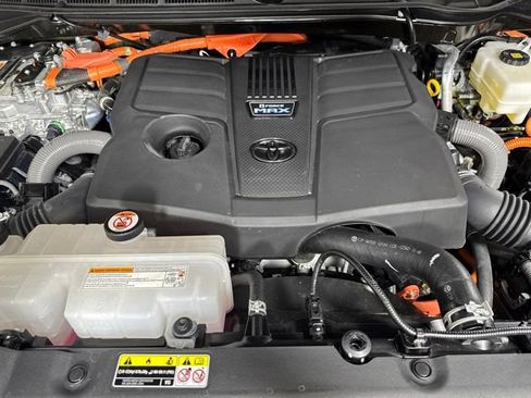 Used 2025 Toyota Tundra Capstone AWD/4WD image 9