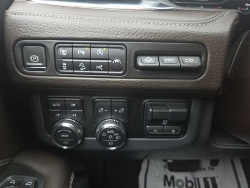 Used 2023 GMC Yukon XL Denali w/ Denali Reserve Package AWD/4WD image 22