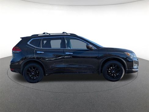 Used 2017 Nissan Rogue SV w/ Midnight Edition Package image 4