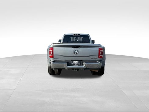 Used 2024 RAM 3500 Tradesman w/ Chrome Appearance Group image 7