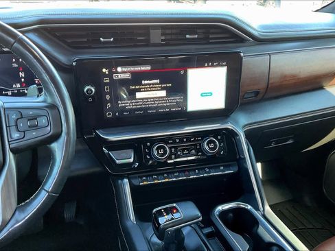 Used 2024 GMC Sierra 1500 Denali Ultimate image 6