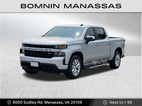 Used 2020 Chevrolet Silverado 1500 Custom w/ Custom Value Package image 3