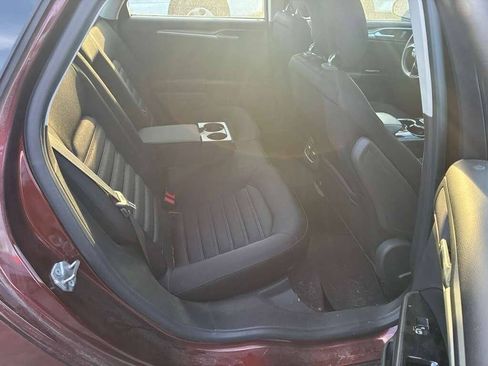 Used 2015 Ford Fusion SE FWD image 11