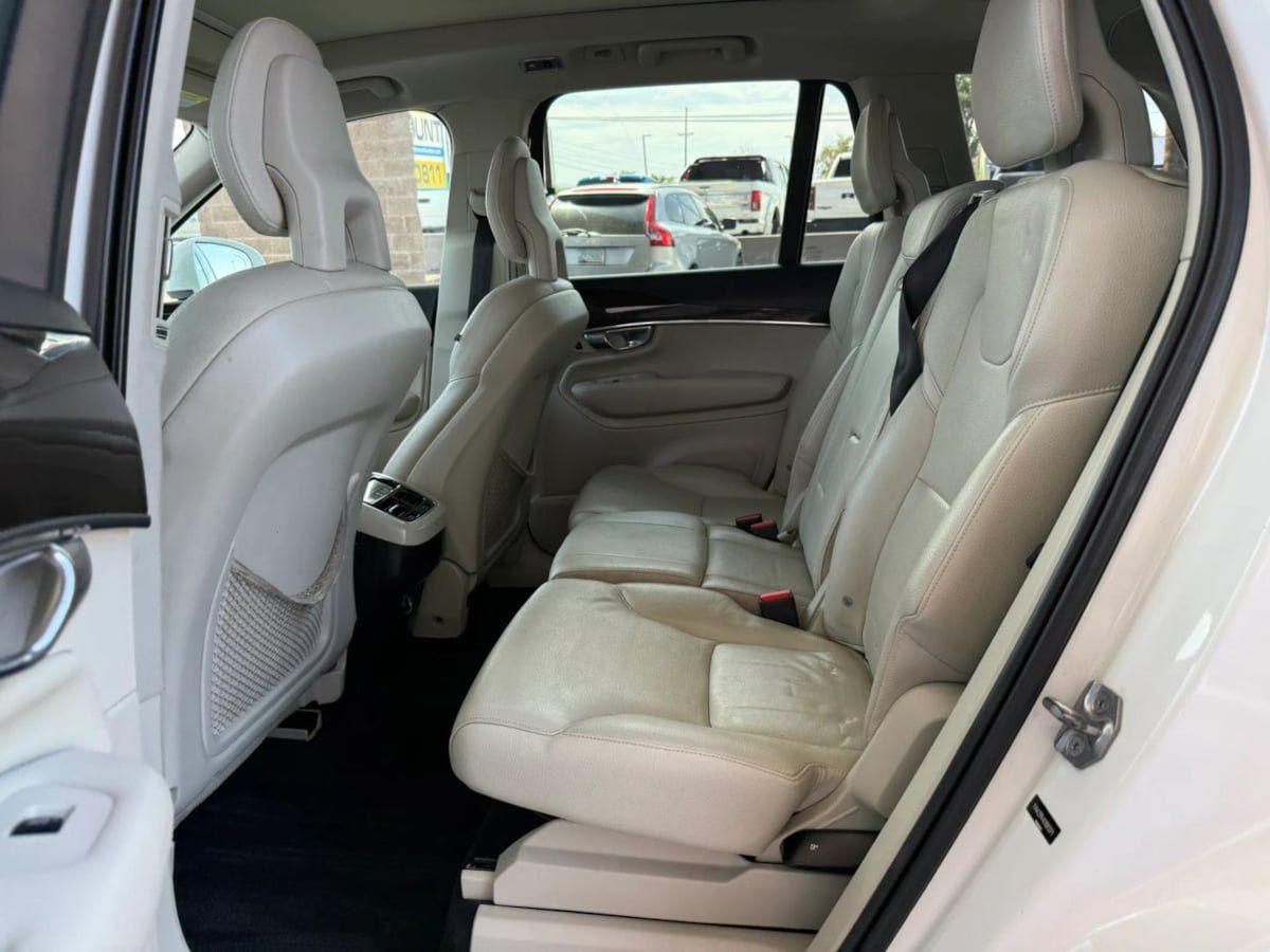 Used 2016 Volvo XC90 T6 Momentum w/ Momentum Plus Package AWD/4WD image 43