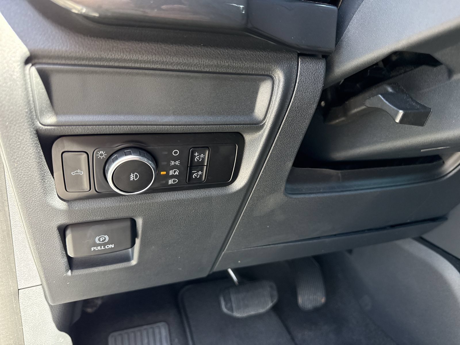 Used 2024 Ford F150 STX RWD image 16