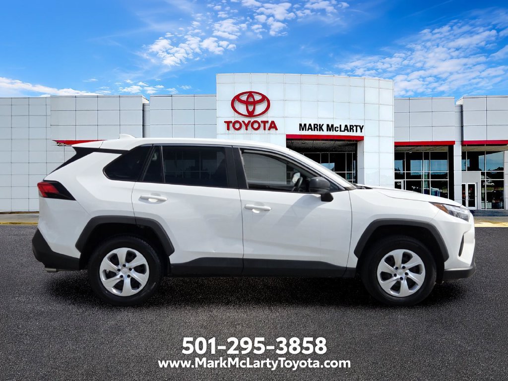 Used 2024 Toyota RAV4 LE FWD image 6