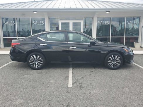 Used 2025 Nissan Altima 2.5 SV FWD image 5
