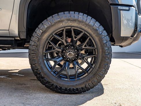 Used 2024 GMC Sierra 3500 Denali Ultimate AWD/4WD image 12