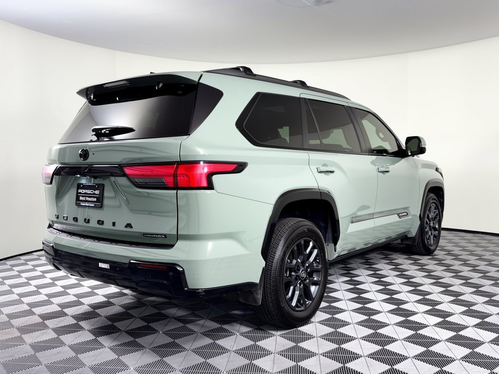 Used 2025 Toyota Sequoia Capstone AWD/4WD image 9