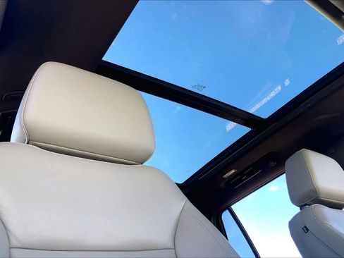 Used 2021 Chevrolet Tahoe Z71 w/ Z71 Signature Package image 13