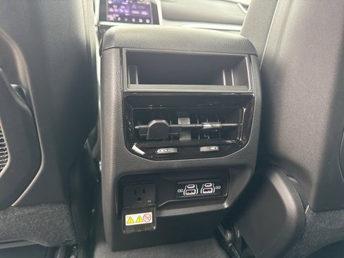 New 2025 Jeep Grand Cherokee Altitude image 22