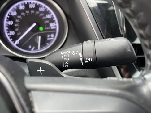 Used 2023 Toyota Camry SE image 18