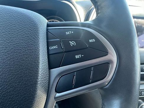 Used 2019 Jeep Cherokee Latitude Plus w/ Comfort/Convenience Group AWD/4WD image 29