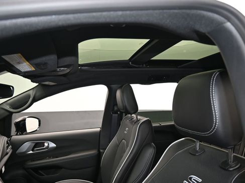 New 2026 Chrysler Pacifica Limited w/ S Appearance Package image 11