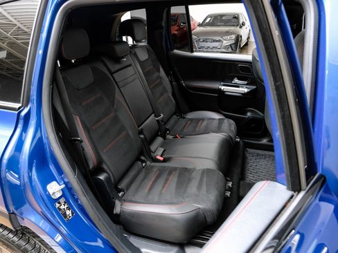 Used 2024 Mercedes-Benz GLB 250 image 32