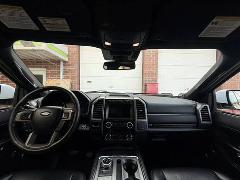 Used 2019 Ford Expedition XLT AWD/4WD image 18