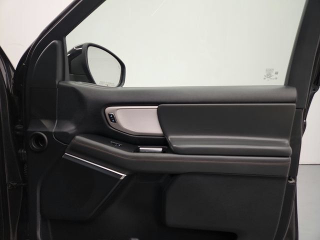 Used 2025 Ford Expedition Active RWD image 27