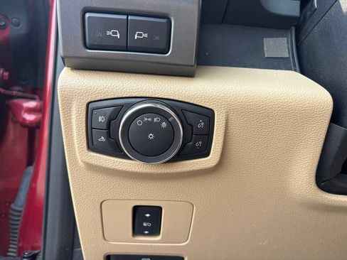 Used 2017 Ford F350 XLT w/ XLT Premium Package AWD/4WD image 16