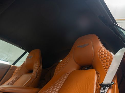 Used 2016 Aston Martin Vanquish Volante RWD image 41