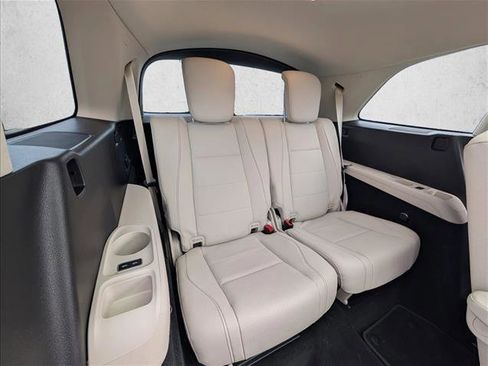 Used 2024 Mercedes-Benz GLS 450 4MATIC image 20