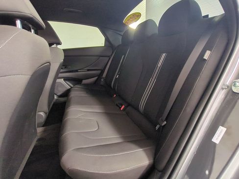 Used 2025 Hyundai Elantra Sport FWD image 14