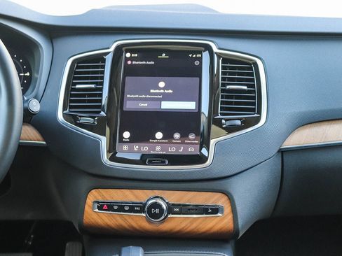 Used 2025 Volvo XC90 T8 Plus w/ Protection Package Premier AWD/4WD image 15