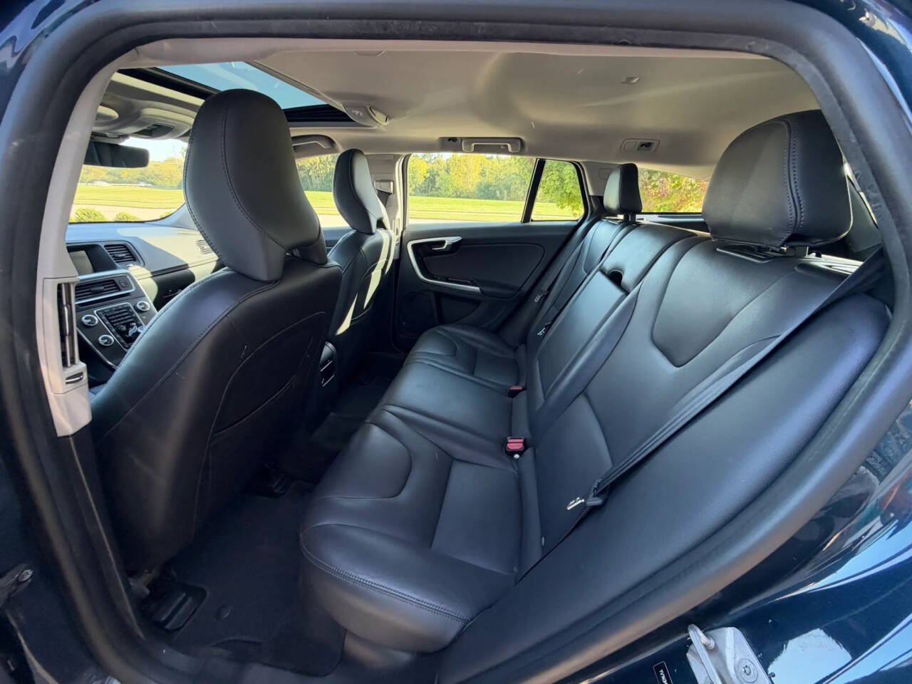 Used 2015 Volvo V60 T5 Premier w/ Convenience Package FWD image 17